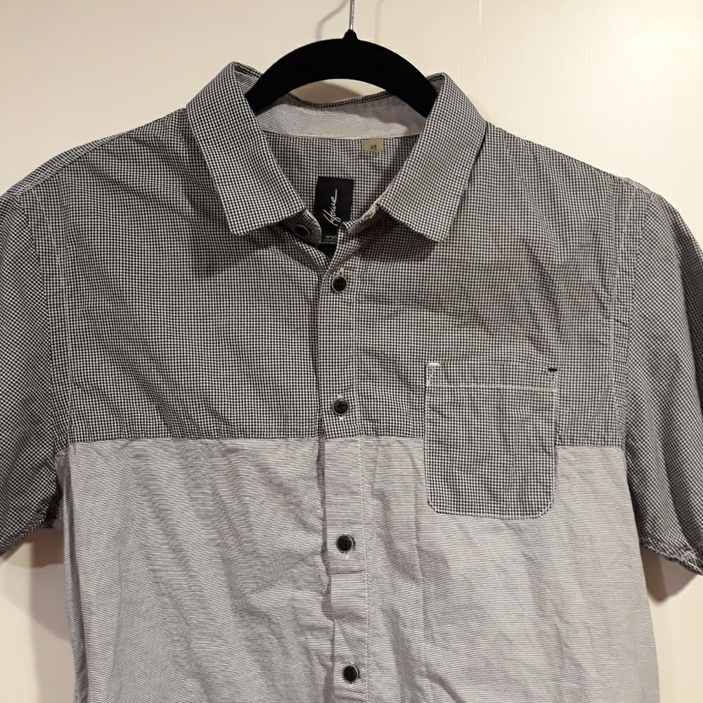Howe short sleeve button down - Picture 3 of 7